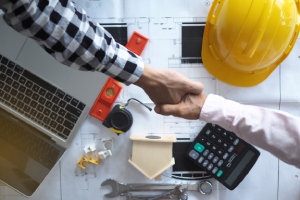 Contrat de maintenance menuisier qualifié près de Valenciennes
